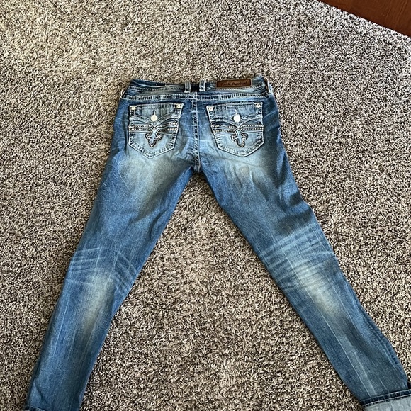 COPY - Gently used - Picture 3 of 3